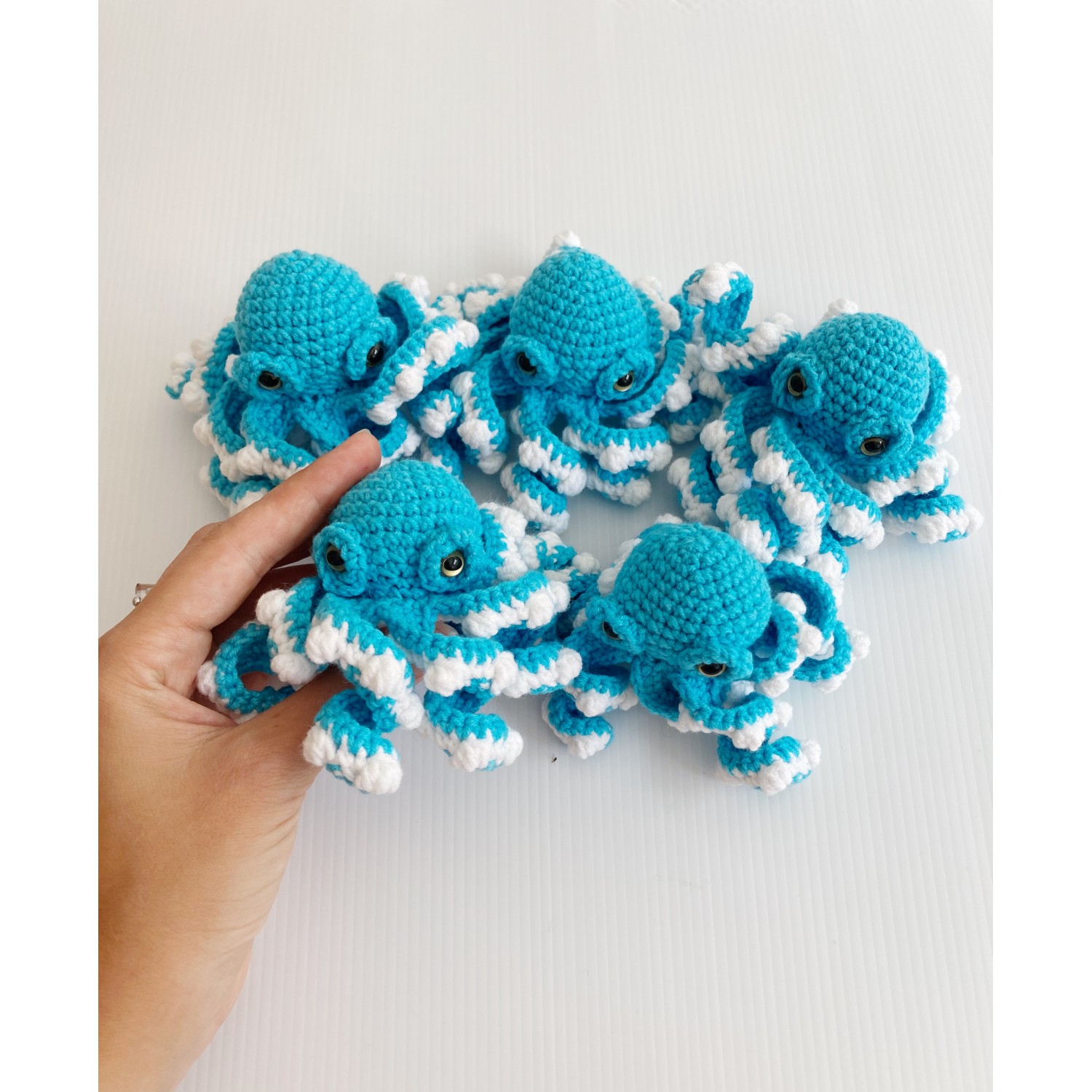  Handmade Crochet Mini Octopus Stuffed Animals, Small Plushies  Toy Set for Kids (3 pcs) (Orange/Aqua/Mint) : Productos Handmade