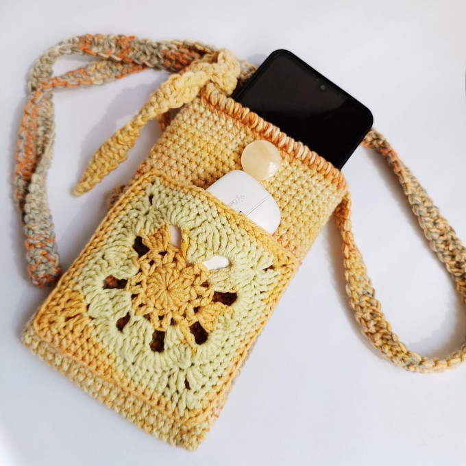 Crochet Phone Case Free Pattern | CrochetBeja