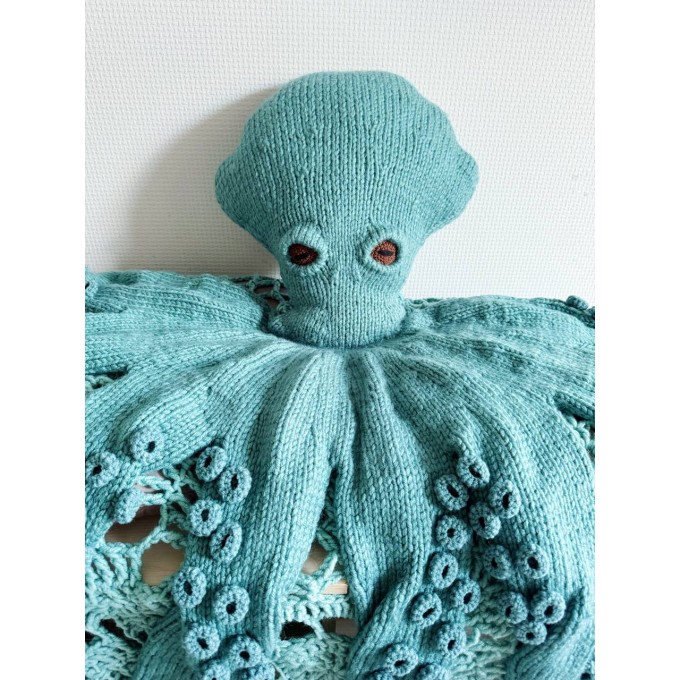 Teal octosnug blanket