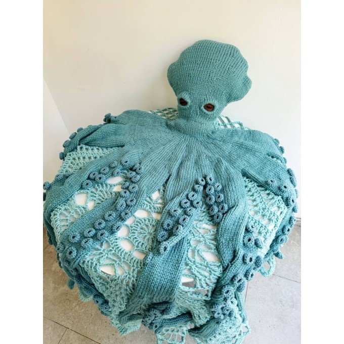 Teal octosnug blanket